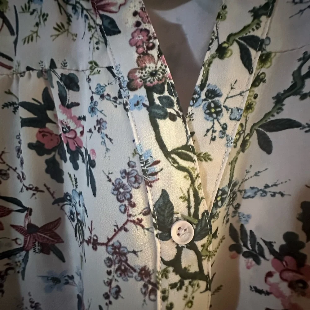 Floral dress size medium - Picture 3 of 4